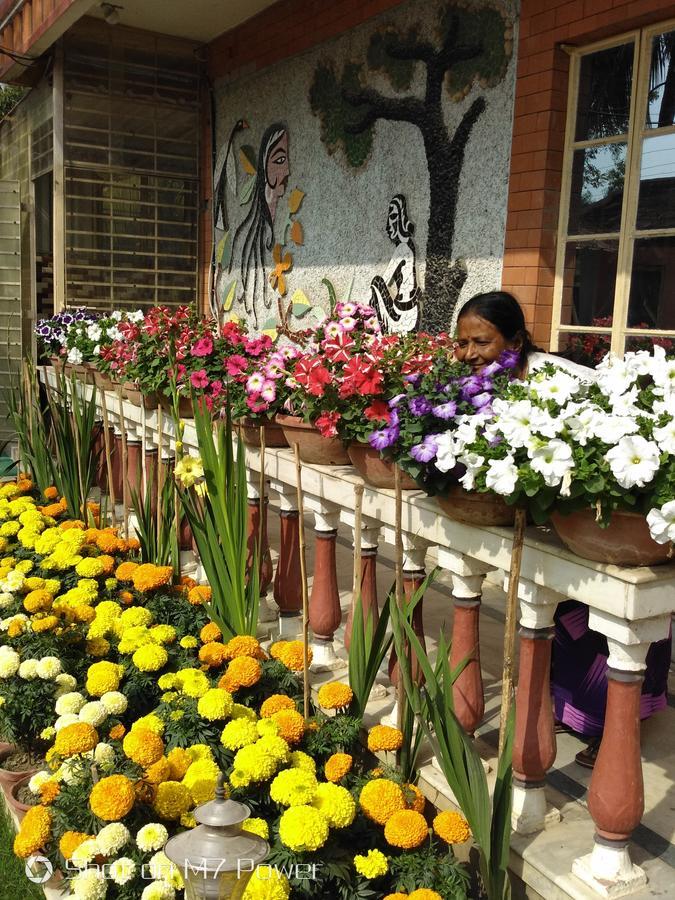 Swapnonir Hotel Shanti Niketan Exterior photo